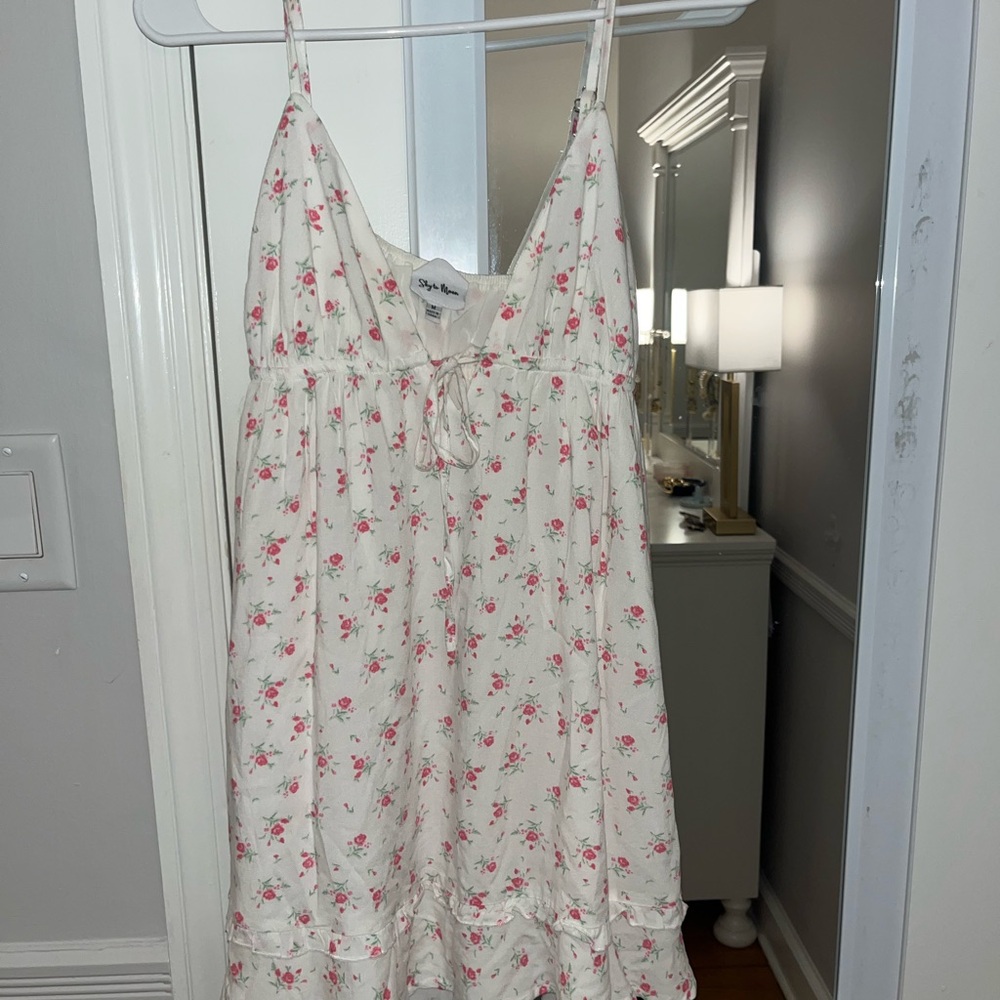 Charming Floral Mini Dress in White and Pink